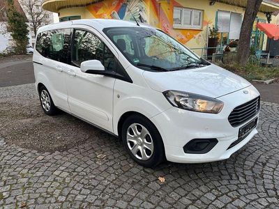 Gebraucht Ford Tourneo Courier Trend 101 PS (74 kW) 2019 Weiß Van / Kleinbus