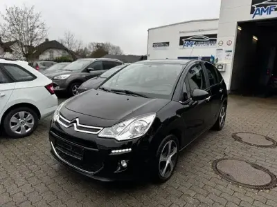 Gebraucht Citroën C3 SELECTION 99 PS (72 kW) 2017 Noir perla nera Limousine