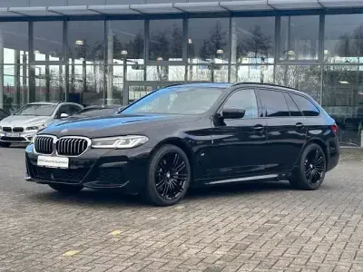 Gebraucht BMW 530 Sport Line 245 PS (180 kW) 2024 Black sapphire metallic (metallic) Kombi