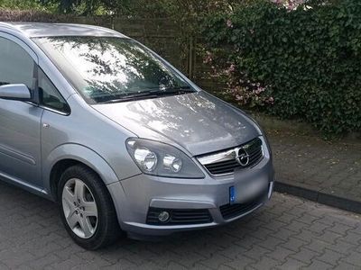 gebraucht Opel Zafira cng angemeldet in litauen.preis ist 3500 euro fest.