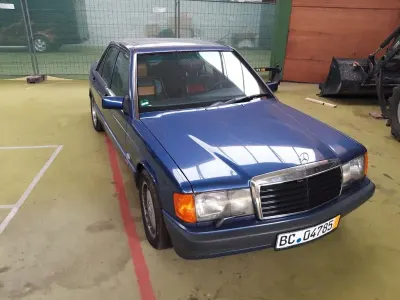 Gebraucht Mercedes 190 Avantgarde 136 PS (100 kW) 1992 Blau Limousine