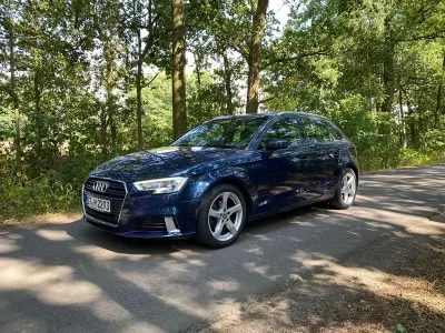 Gebraucht Audi A3 Sport 116 PS (85 kW) 2017 Blau Limousine