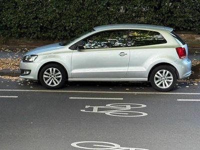 Silber Gebraucht 2011 VW Polo Style Kleinwagen | 5.200 € (Guter Preis)