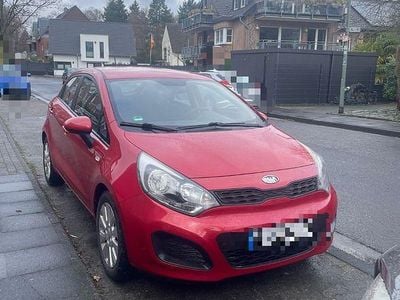 Gebraucht Kia Rio Edition 7 86 PS (63 kW) 2011 Rot Limousine