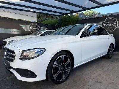 Gebraucht Mercedes E220 Night 194 PS (142 kW) 2016 Weiß Limousine