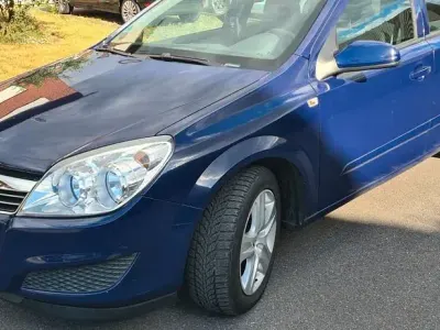 Gebraucht Opel Astra Edition 90 PS (66 kW) 2008 Blau Limousine