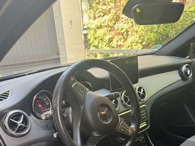 Mercedes GLA220
