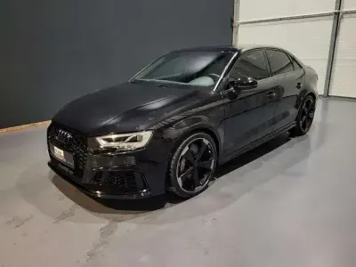 Gebraucht Audi RS3 Sport 400 PS (294 kW) 2018 Mythosschwarz metallic Limousine