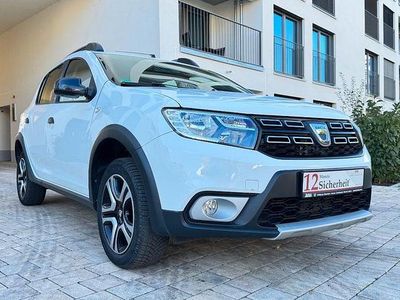 Weiß Gebraucht 2018 Dacia Sandero Celebration Kleinwagen | 11.100 € (Fairer Preis)