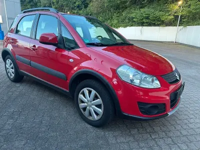 Gebraucht Suzuki SX4 120 PS (88 kW) 2013 Rot Limousine