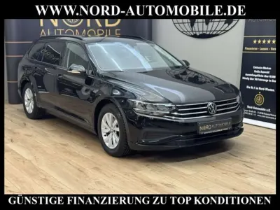 Gebraucht VW Passat 122 PS (89 kW) 2023 Deep black perleffek (metallic) Kombi