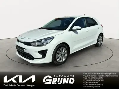 Gebraucht Kia Rio Vision 84 PS (61 kW) 2022 Weiß Limousine