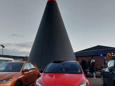 Second-hand Ford Focus ST-Line 182 CP (133 kW) 2018 Roșu Berlinǎ