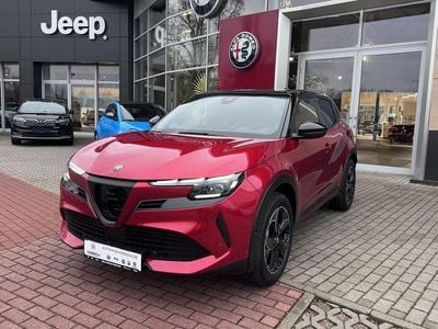 Rot Neu 2025 Alfa Romeo Junior SUV | 36.690 € (Fairer Preis)