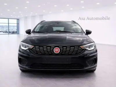 Gebraucht Fiat Tipo 95 PS (69 kW) 2018 Schwarz Kombi