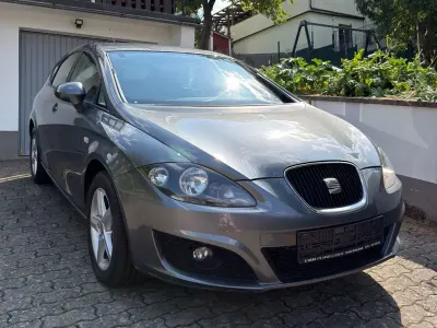 Gebraucht Seat Leon Reference 105 PS (77 kW) 2012 Silber Limousine