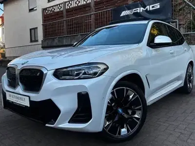 Gebraucht BMW iX3 Impressive 210 kW (286 PS) 2022 Weiß SUV