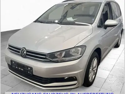 Gebraucht VW Touran Comfortline 122 PS (89 kW) 2023 Reflexsilbermetallic Van / Kleinbus