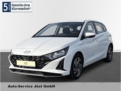 Sol (weiss Gebraucht 2024 Hyundai i20 Trend Limousine | 17.950 € (Guter Preis)