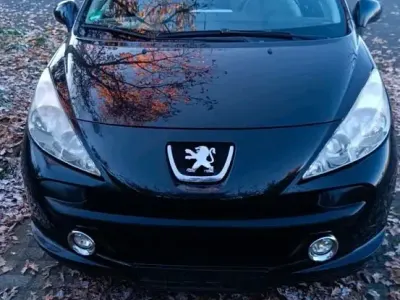 Gebraucht Peugeot 207 Urban Move 95 PS (69 kW) 2009 Schwarz Kleinwagen