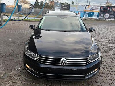 Gebraucht VW Passat 150 PS (110 kW) 2019 Schwarz Kombi