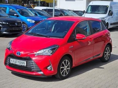 Gebraucht Toyota Yaris Hybrid Club 101 PS (74 kW) 2019 Rot Kleinwagen