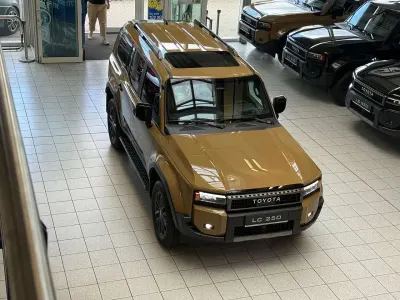 Neu Toyota Land Cruiser Lounge 205 PS (150 kW) 2026 Sand  5c8 SUV