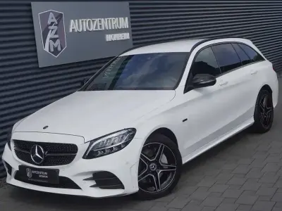 Gebraucht Mercedes C300e AMG line 306 PS (225 kW) 2019 Polarweiss  unilack Kombi