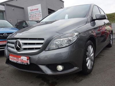 Gebraucht Mercedes B180 122 PS (89 kW) 2013 Grau Van / Kleinbus