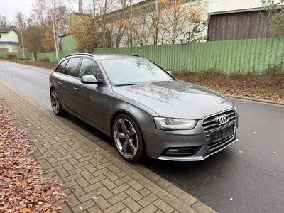 Grau Gebraucht 2012 Audi A4 S-Line Kombi | 10.999 € (Etwas zu teuer)