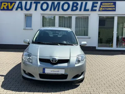Gebraucht Toyota Auris Team 124 PS (91 kW) 2008 Silber Kleinwagen
