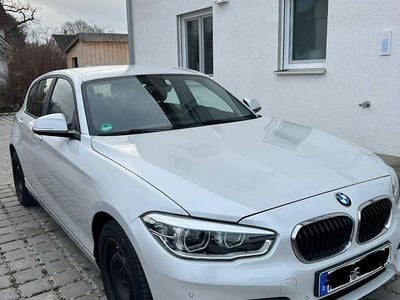 Gebraucht BMW 118 Advantage 136 PS (100 kW) 2018 Weiß Kleinwagen