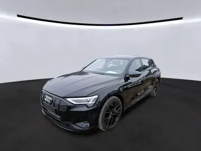 Używany Audi e-tron S-Line 230 kW (313 KM) 2023 Czarny SUV