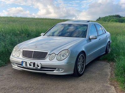 Gebraucht Mercedes E220 Avantgarde 150 PS (110 kW) 2003 Silber Limousine