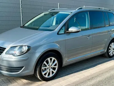 Gebraucht VW Touran 140 PS (102 kW) 2010 Grau Van / Kleinbus