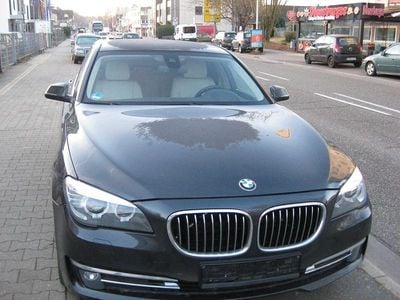 Schwarz Gebraucht 2012 BMW 730 Performance Limousine | 11.990 € (Superpreis)