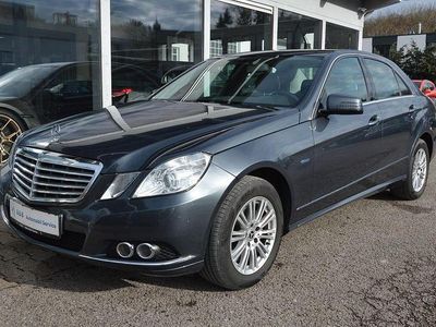 Grau Gebraucht 2010 Mercedes E200 Elegance Limousine | 11.990 € (Fairer Preis)