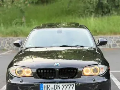 Gebraucht BMW 118 143 PS (105 kW) 2011 Schwarz Kleinwagen