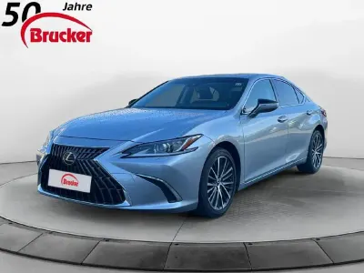 Gebraucht Lexus ES300H 218 PS (160 kW) 2023 Grau Limousine