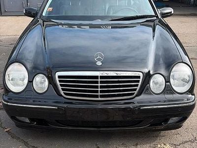 Usata Mercedes E320 Avantgarde 197 CV (144 kW) 2001 Nero Station wagon