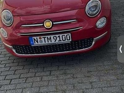 Begagnad Fiat 500 Lounge 86 HK (63 kW) 2016 Röd Halvkombi