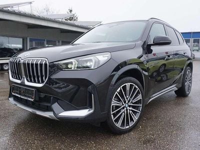 Black sapphire metallic Gebraucht 2024 BMW X1 Shadowline SUV | 39.500 € (Superpreis)