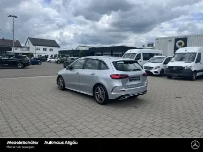 Gebraucht Mercedes B200 AMG line 163 PS (119 kW) 2025 Lack hightechsilber (metallic) Kleinwagen