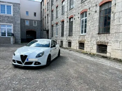 Gebraucht Alfa Romeo Giulietta Veloce 170 PS (125 kW) 2015 Weiß Kleinwagen