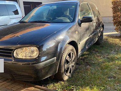 Schwarz Gebraucht 2001 VW Golf Basis Limousine | 500 € (Superpreis)