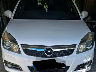 Gebraucht Opel Vectra 140 PS (102 kW) 2008 Weiß Kombi