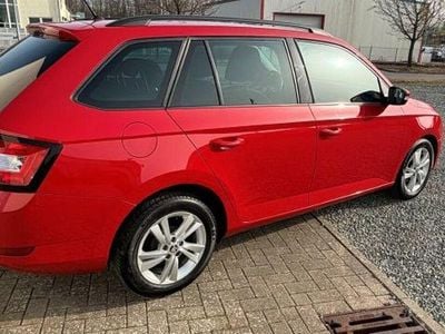 Second-hand Skoda Fabia Ambition 95 CP (69 kW) 2022 Roșu Hatchback