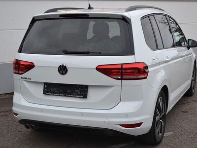 Gebraucht VW Touran Highline 150 PS (110 kW) 2021 Weiß Van / Kleinbus
