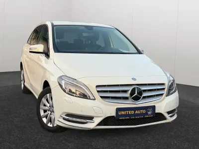 Gebraucht Mercedes B180 122 PS (89 kW) 2012 Weiß Kleinwagen