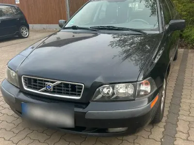 Second-hand Volvo V40 163 CP (119 kW) 2003 Negru Break